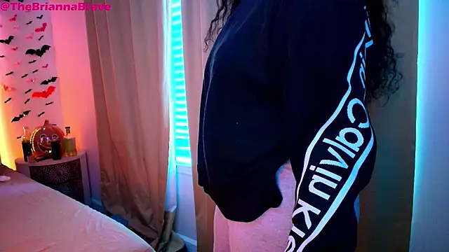 Snapshot of BriannaBrave chatting on 10/15/25, 03:56 BriannaBrave online show from 10/15/25, 03:56