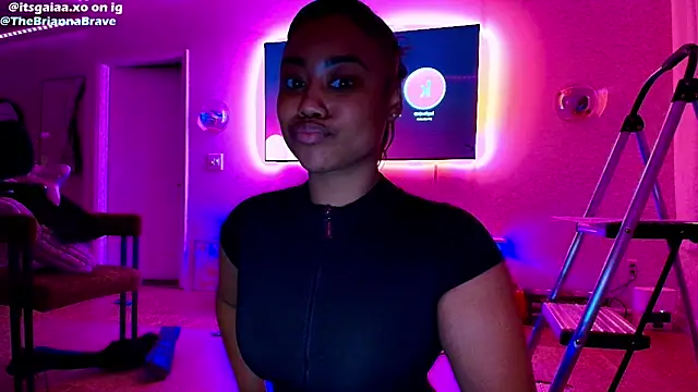 Snapshot of BriannaBrave chatting on 03/20/26, 01:32 BriannaBrave online show from 03/20/26, 01:32
