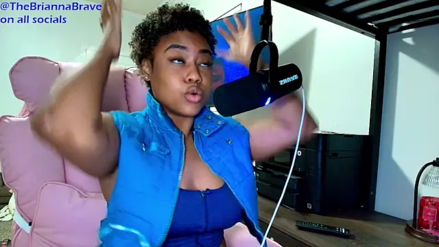 Snapshot of BriannaBrave chatting on 04/01/26, 02:01 BriannaBrave online show from 04/01/26, 02:01