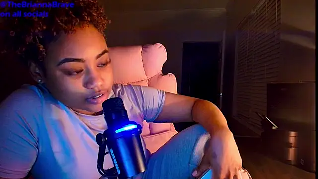 Snapshot of BriannaBrave chatting on 04/18/26, 04:16 BriannaBrave online show from 04/18/26, 04:16