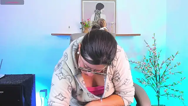 Chanelll Taylorr  online show from 01/10/26, 03:08