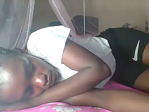 awino001 online show from 09/15/25, 04:45