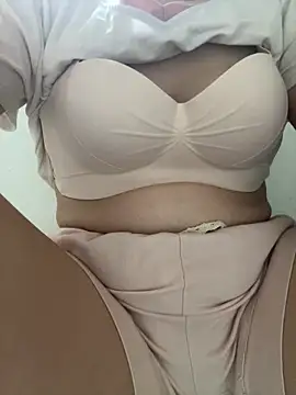 Milk Mom99 online show from 04/06/26, 06:58