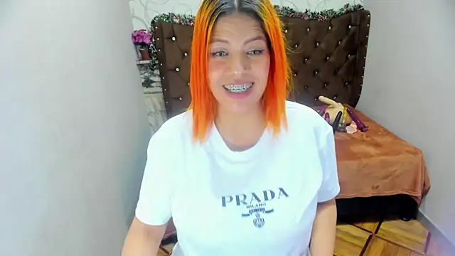 CurvyJulieth online show from 12/21/24, 01:04