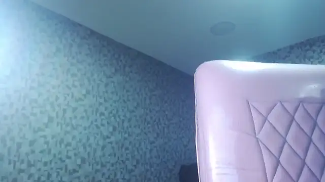 CurvyJulieth online show from 09/20/25, 06:03