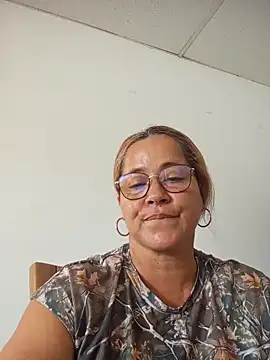 natally ross21 online show from 10/31/25, 04:08