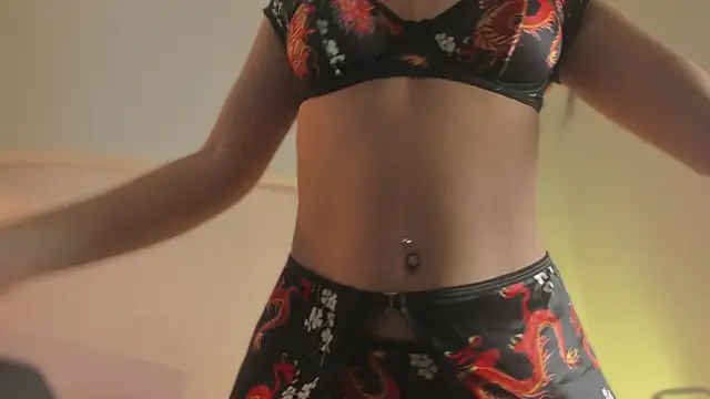 katiepeach  online show from 11/14/25, 11:53