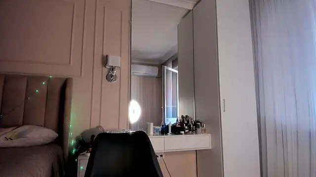 melissa yamazaki online show from 11/27/25, 05:42