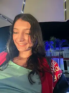 Snapshot of loly-yandere chatting on 12/23/24, 11:49 loly-yandere online show from 12/23/24, 11:49