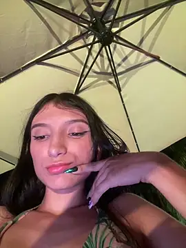 Snapshot of loly-yandere chatting on 01/11/25, 11:35 loly-yandere online show from 01/11/25, 11:35