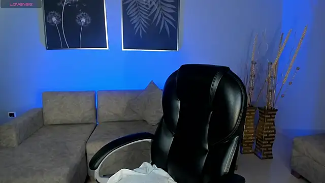 SamanthaKlein  online show from 01/28/25, 03:47