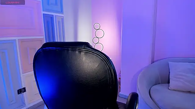 SamanthaKlein  online show from 10/11/25, 07:23