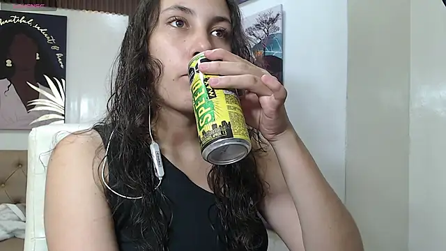 xlunna online show from 10/30/25, 07:25