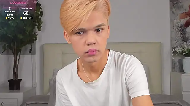 Felix Rey online show from 02/06/25, 04:03