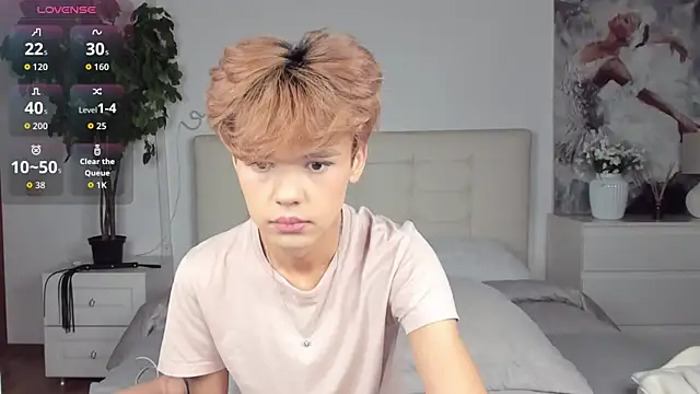 Felix Rey online show from 09/28/25, 04:12