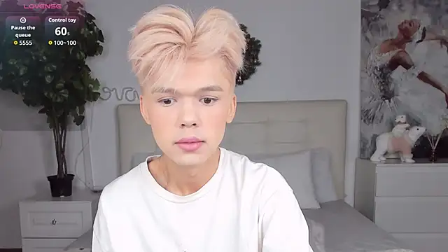 Felix Rey online show from 12/15/25, 09:08