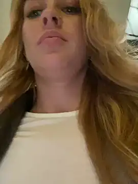 Snapshot of Sweet___Emily chatting on 12/11/24, 09:12 Sweet   Emily online show from 12/11/24, 09:12