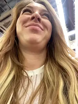 Snapshot of Sweet___Emily chatting on 02/01/25, 03:07 Sweet   Emily online show from 02/01/25, 03:07