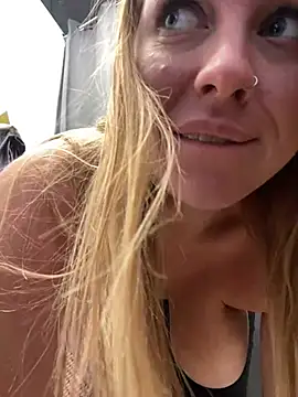 Snapshot of Sweet___Emily chatting on 03/12/25, 08:19 Sweet   Emily online show from 03/12/25, 08:19