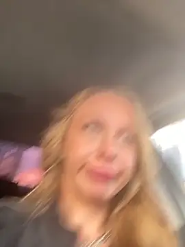 Snapshot of Sweet___Emily chatting on 10/07/25, 01:08 Sweet   Emily online show from 10/07/25, 01:08