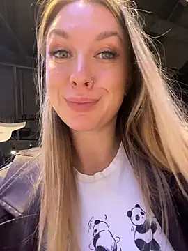 Sweet   Emily online show from 12/05/25, 11:41