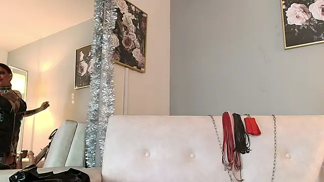 Snapshot of MorganaCrowley chatting on 12/29/24, 02:10 MorganaCrowley online show from 12/29/24, 02:10