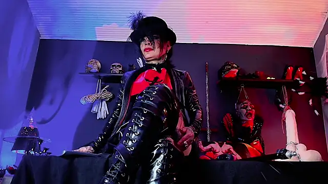 MorganaCrowley online show from 10/28/25, 07:27