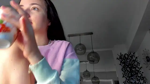 IreneVON online show from 02/11/25, 05:26