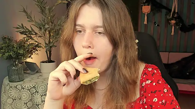 FioraMarmoris online show from 10/26/25, 05:13