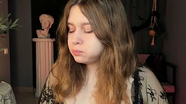 FioraMarmoris online show from 10/31/25, 05:19