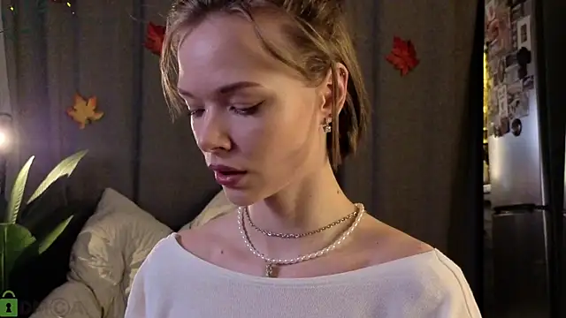 Eva Natsumi online show from 11/08/25, 04:51