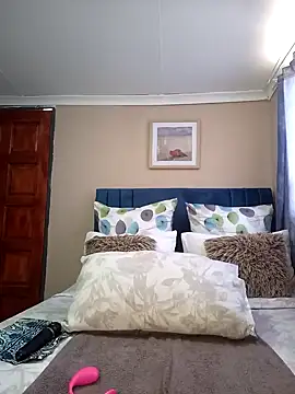 Queen-Chocolate online show from 01/31/25, 07:18