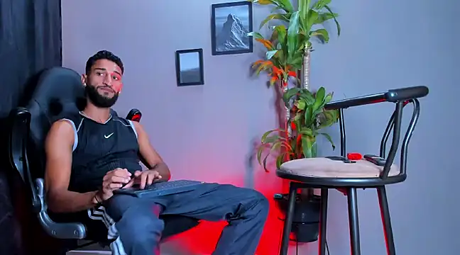 Damian 022 online show from 12/20/24, 03:42