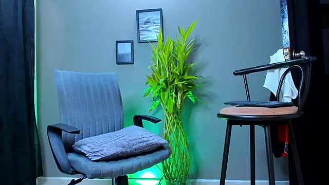 Damian 022 online show from 10/10/25, 07:13