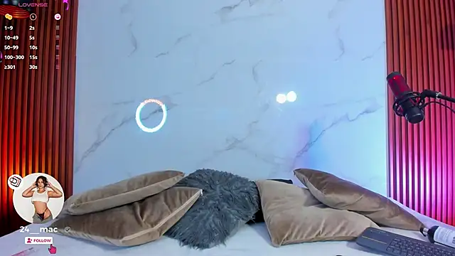 amelie leigh online show from 12/23/24, 04:44