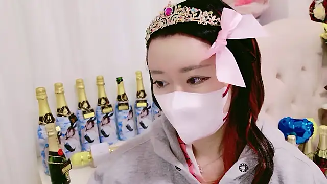 maii- online show from 05/23/26, 08:57