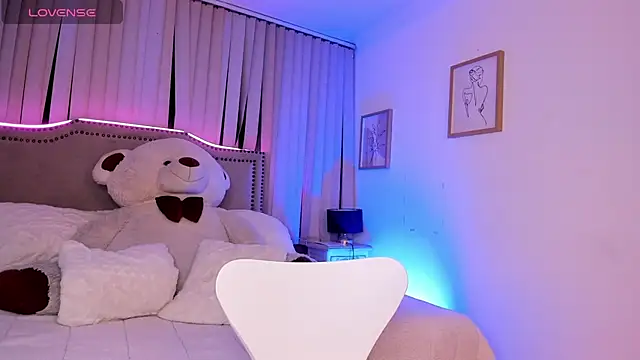 Bella ev online show from 04/15/26, 04:52