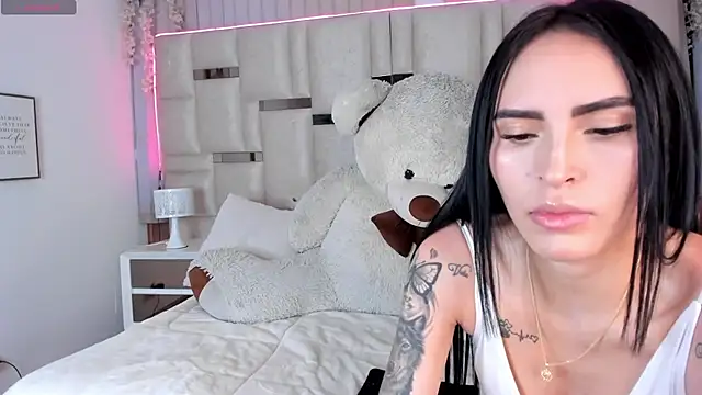 Snapshot of Bella_ev chatting on 05/10/26, 04:06 Bella ev online show from 05/10/26, 04:06