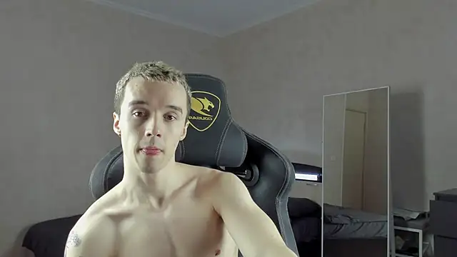 Snapshot of MasonWarholl chatting on 12/11/24, 09:30 MasonWarholl online show from 12/11/24, 09:30