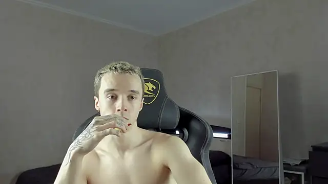 Snapshot of MasonWarholl chatting on 12/11/24, 03:37 MasonWarholl online show from 12/11/24, 03:37