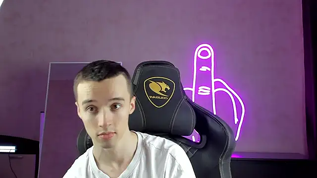 Snapshot of MasonWarholl chatting on 01/08/25, 04:55 MasonWarholl online show from 01/08/25, 04:55