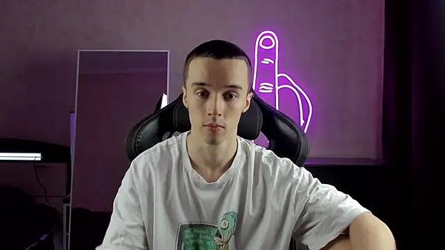 Snapshot of MasonWarholl chatting on 01/08/25, 07:55 MasonWarholl online show from 01/08/25, 07:55