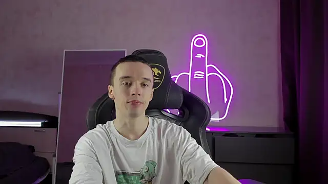 Snapshot of MasonWarholl chatting on 01/09/25, 05:43 MasonWarholl online show from 01/09/25, 05:43