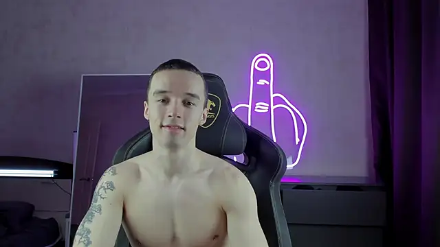 Snapshot of MasonWarholl chatting on 01/10/25, 04:33 MasonWarholl online show from 01/10/25, 04:33