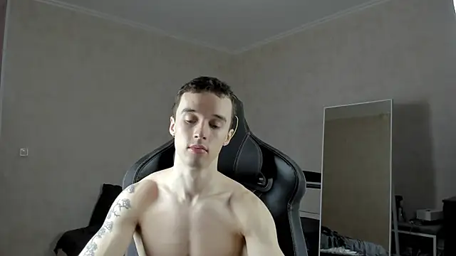 Snapshot of MasonWarholl chatting on 01/31/25, 08:54 MasonWarholl online show from 01/31/25, 08:54