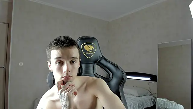 Snapshot of MasonWarholl chatting on 02/09/25, 11:46 MasonWarholl online show from 02/09/25, 11:46