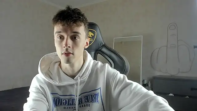 Snapshot of MasonWarholl chatting on 09/28/25, 02:39 MasonWarholl online show from 09/28/25, 02:39