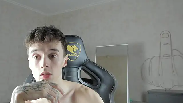 Snapshot of MasonWarholl chatting on 10/15/25, 04:18 MasonWarholl online show from 10/15/25, 04:18