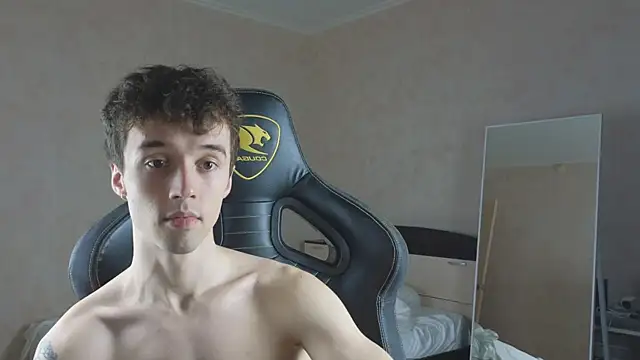 Snapshot of MasonWarholl chatting on 11/15/25, 07:21 MasonWarholl online show from 11/15/25, 07:21