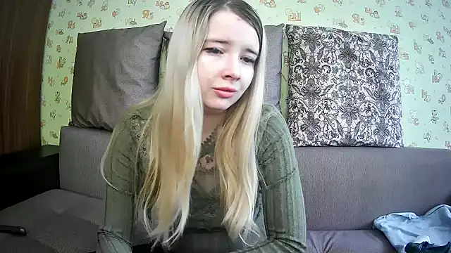 Snapshot of ViolaCandy chatting on 03/11/25, 05:27 ViolaCandy online show from 03/11/25, 05:27